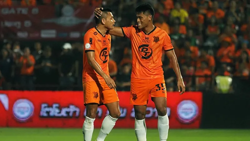 Ví dụ về trận đấu giữa Chiangrai United vs Trat FC